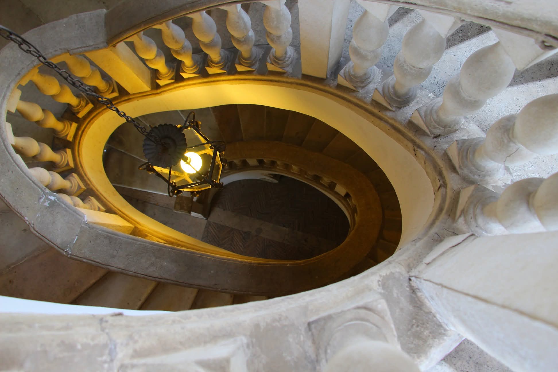 Artwork and historic interior of the Casino dell'Aurora Pallavicini