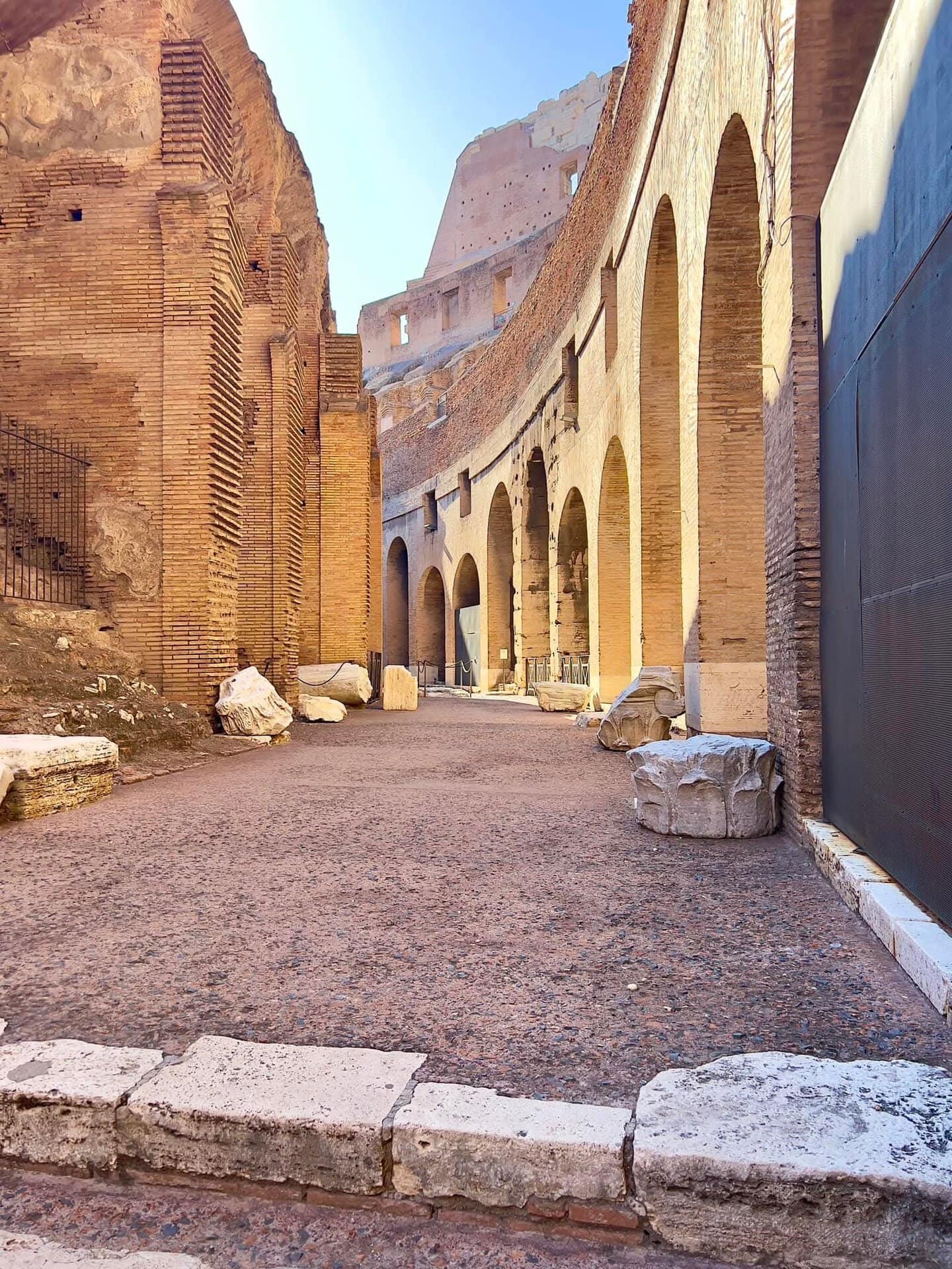 Colosseum architecture and Roman engineering